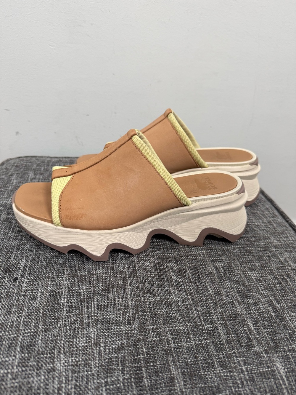 Sorel Women's Kinetic Impact Slide High Sandals, Size 8, Great Condition - Picture 2 of 10